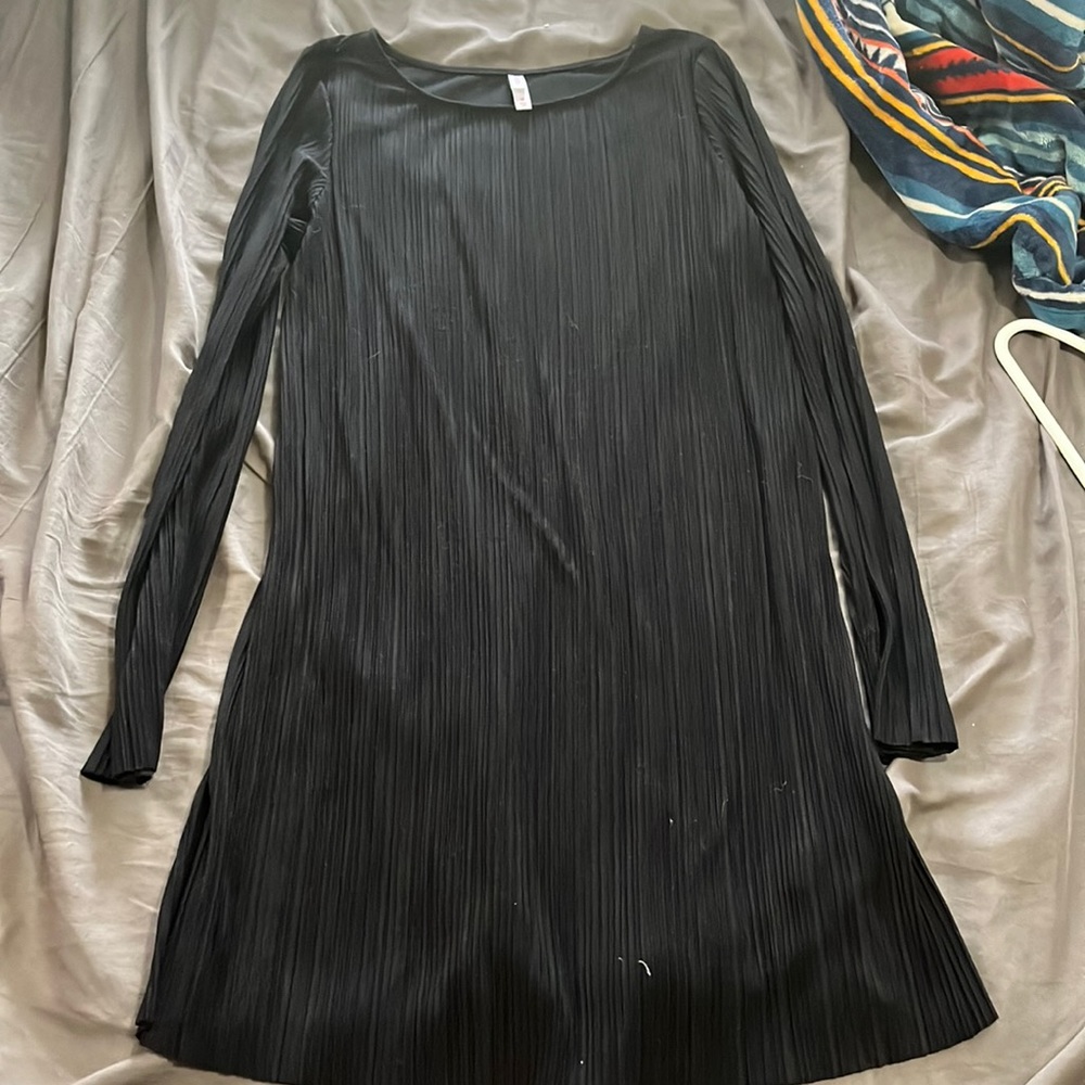 Long sleeve mini dress. Black. Size Med.